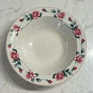 Arita Japan New Traditions Grande Fleur White Bowl